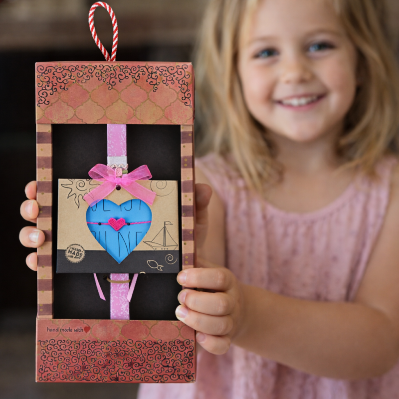 Φωτογραφία από Λαμπάδα Bραχιόλι μακραμέ Καρδιά - Ροζ